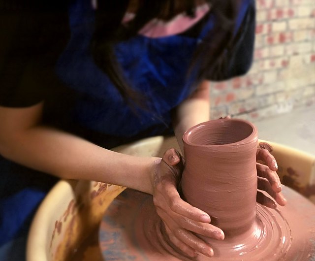 yingge pottery making